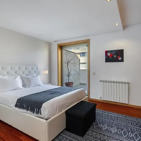 Whome Penthouse Luxe - Views, Terrace & Parking Apartment *