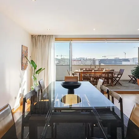 Whome Penthouse Luxe - Views, Terrace & Parking Apartment
