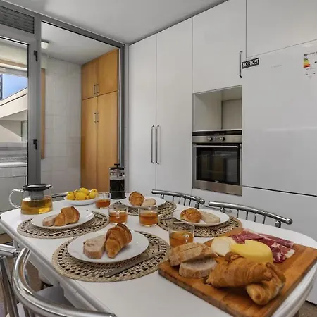 Whome Penthouse Luxe - Views, Terrace & Parking Apartment *