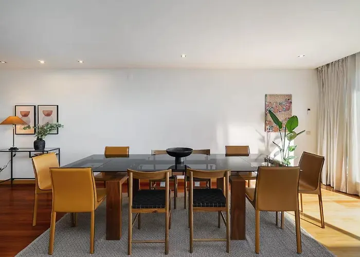 Whome Penthouse Luxe - Views, Terrace & Parking